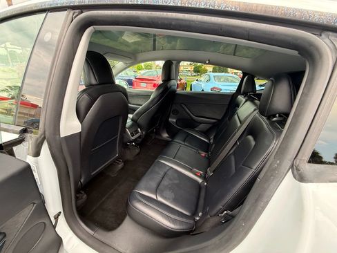 Used 2022 Tesla Model Y Long Range AWD/4WD image 20