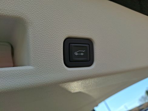 Certified 2025 Buick Enclave Avenir w/ Super Cruise Package image 31