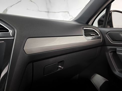 Used 2020 Volkswagen Tiguan SE R-Line image 30