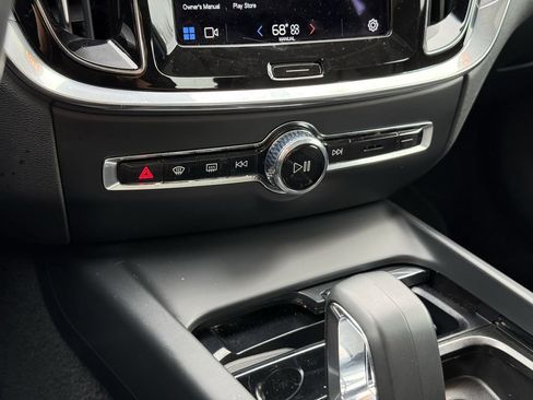 Used 2024 Volvo S60 B5 Core image 25