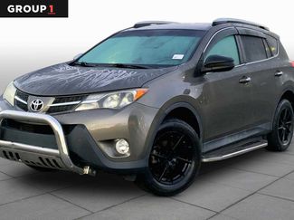 Used 2015 Toyota RAV4 XLE video 1