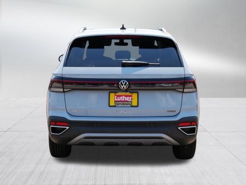 Used 2025 Volkswagen Taos SE w/ Panoramic Sunroof Package AWD/4WD image 6