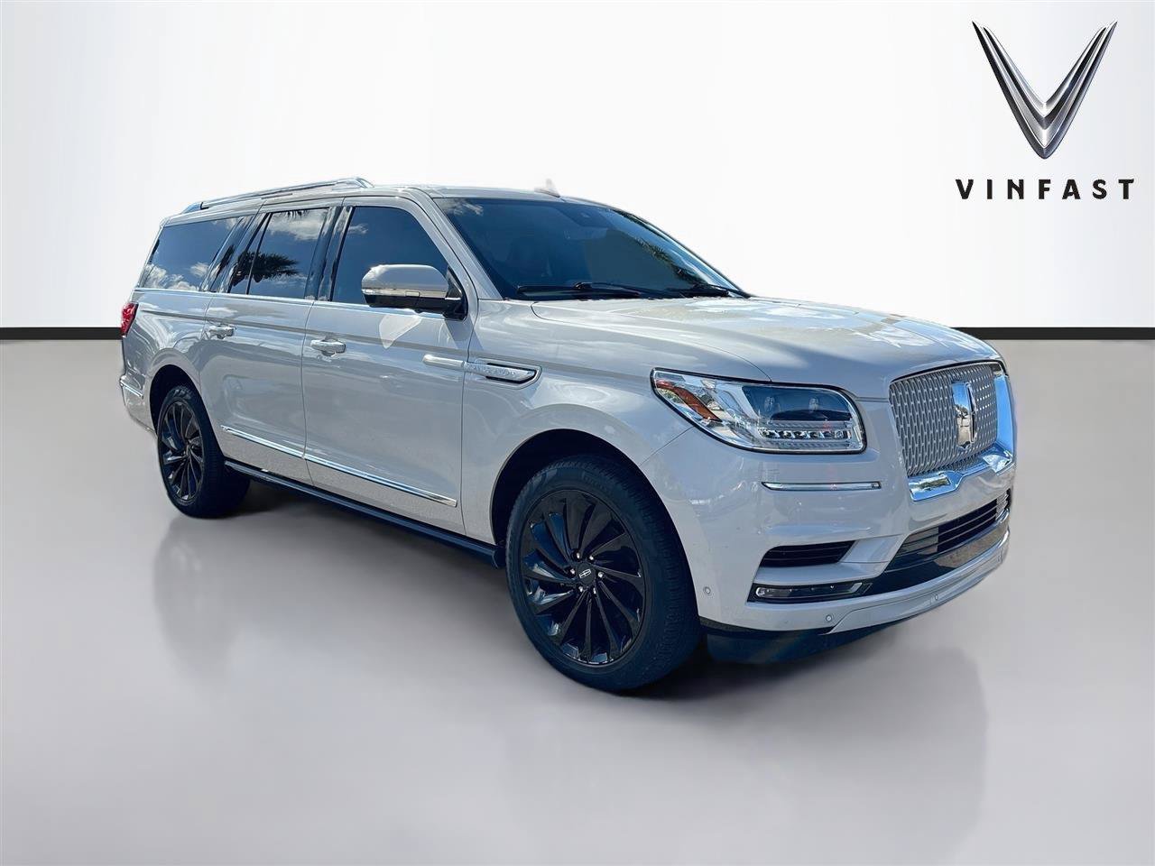 Used 2021 Lincoln Navigator L Reserve AWD/4WD image 1
