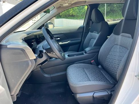 New 2026 Nissan Kicks SV w/ SV Premium Package AWD/4WD image 3