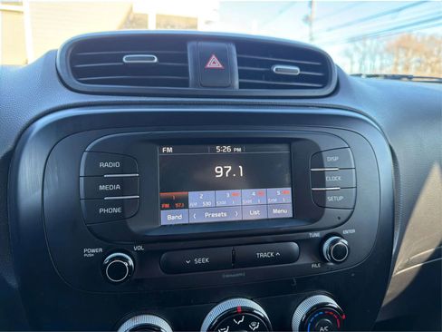 Used 2019 Kia Soul image 16