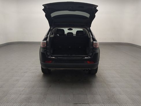 Used 2018 Jeep Compass Limited w/ Navigation Group AWD/4WD image 29