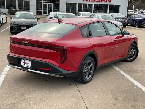 Used 2025 Kia K4 LXS image 5