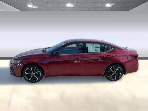 New 2025 Nissan Altima 2.5 SR w/ SR Premium Package image 2