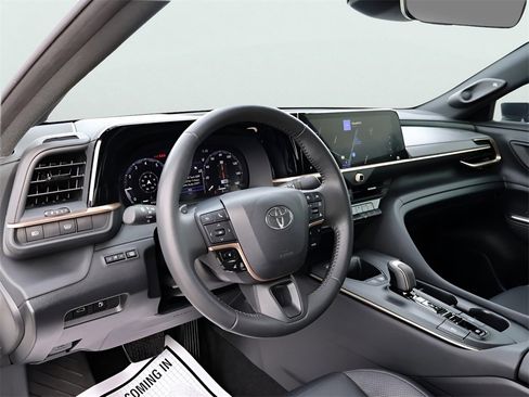 Used 2023 Toyota Crown Platinum image 19