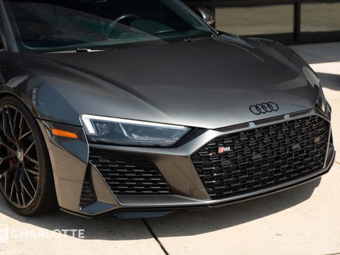 Used 2020 Audi R8 V10 w/ Carbon Exterior Package image 2