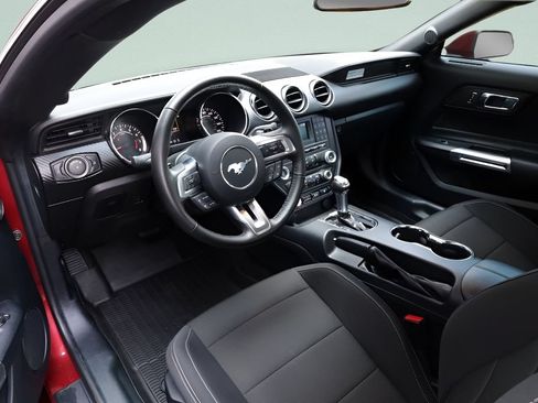 Used 2015 Ford Mustang Coupe RWD image 25