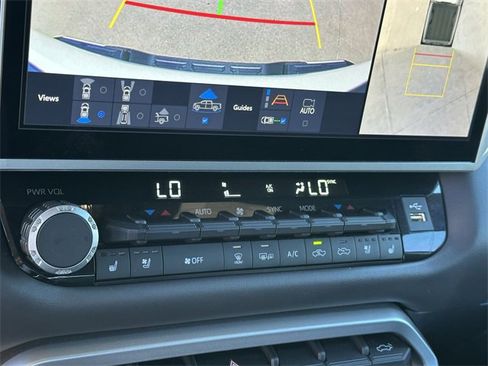 Used 2025 Toyota Tundra Platinum image 19