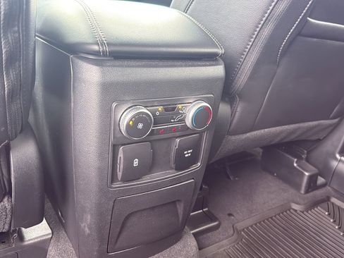 Used 2022 Ford Explorer Limited w/ Equipment Group 301A image 27