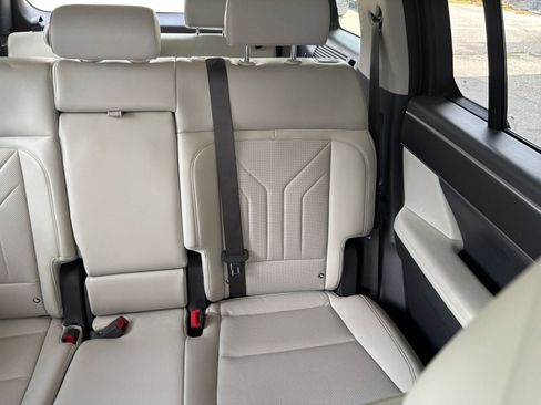 Used 2025 Hyundai Santa Fe SEL FWD image 40
