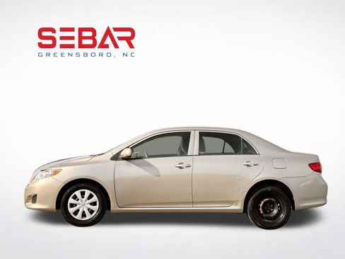 Used 2010 Toyota Corolla LE image 9