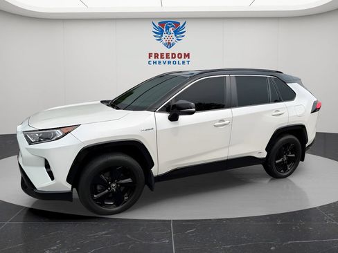 Used 2021 Toyota RAV4 XSE AWD/4WD image 2