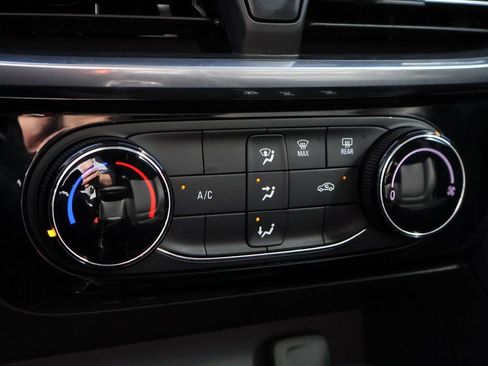 Used 2024 Buick Encore GX Sport Touring image 35