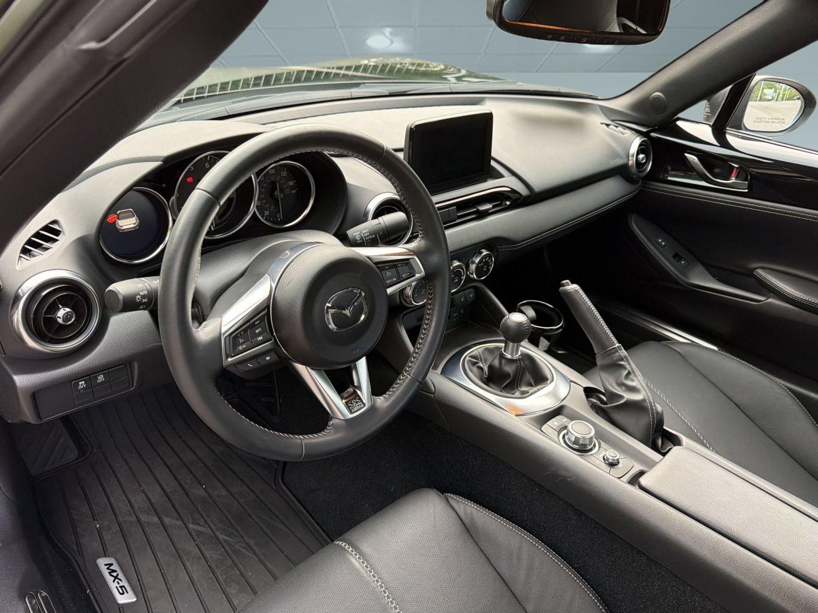 Used 2022 MAZDA MX-5 Miata Grand Touring w/ Weather Package RWD image 4