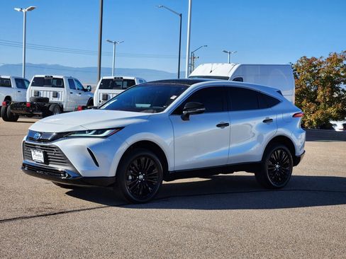 Used 2024 Toyota Venza Nightshade image 5