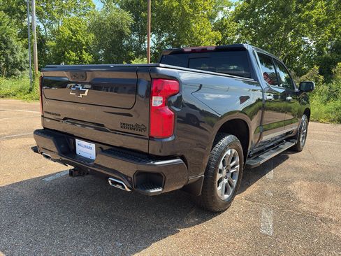 Used 2023 Chevrolet Silverado 1500 High Country w/ Technology Package AWD/4WD image 4