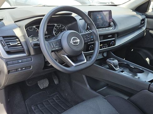 Used 2024 Nissan Rogue SV image 24