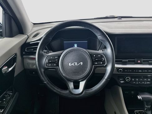 Used 2022 Kia Niro EX Premium FWD image 18