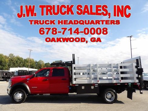 Used 2021 RAM 5500 Tradesman w/ Chrome Appearance Group RWD image 2