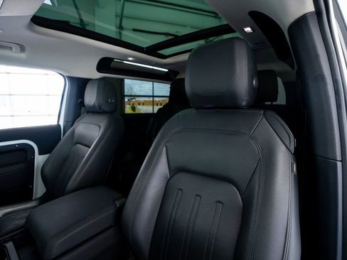 Used 2022 Land Rover Defender 90 S image 34