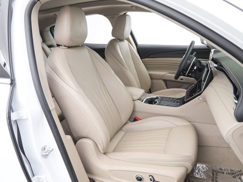 Certified 2023 Maserati Grecale GT AWD/4WD image 11