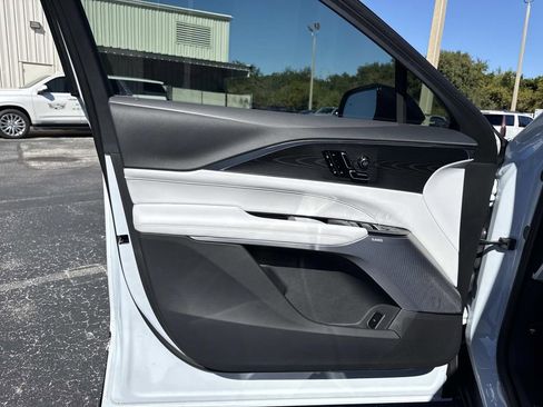 New 2026 Cadillac Lyriq Premium Luxury image 18