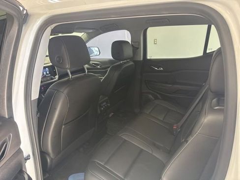 Used 2023 GMC Acadia SLT image 19