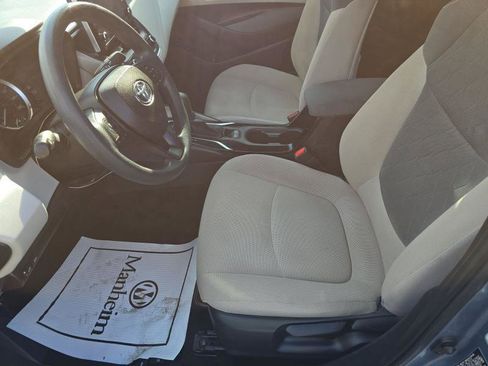 Used 2021 Toyota Corolla LE image 11