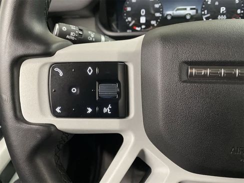 Used 2023 Land Rover Defender 130 X-Dynamic SE image 21