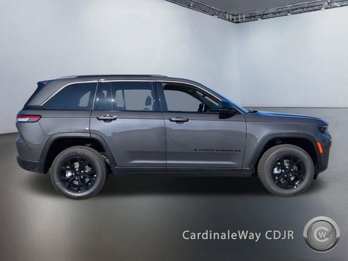 New 2026 Jeep Grand Cherokee Altitude AWD/4WD image 3