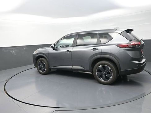 Used 2024 Nissan Rogue SV AWD/4WD image 90