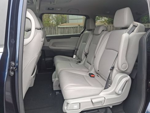 Used 2024 Honda Odyssey Touring image 11