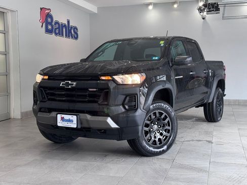 Certified 2024 Chevrolet Colorado Trail Boss w/ Advanced Trailering Package image 2