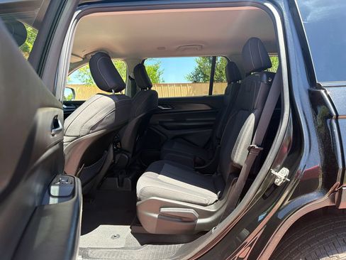 Used 2023 Jeep Grand Cherokee L Laredo AWD/4WD image 22