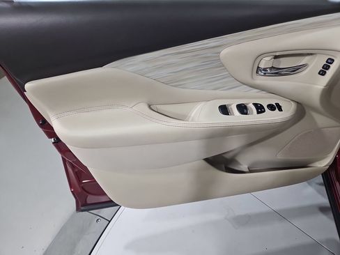 Used 2018 Nissan Murano Platinum FWD image 11