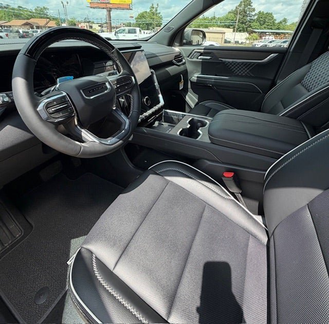 New 2026 GMC Acadia Denali w/ Super Cruise Package FWD image 9
