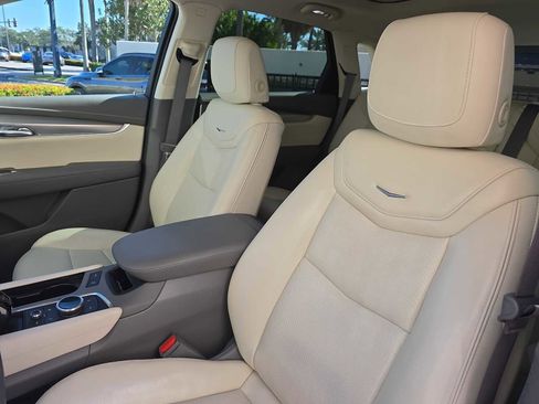 Used 2021 Cadillac XT5 Premium Luxury image 19