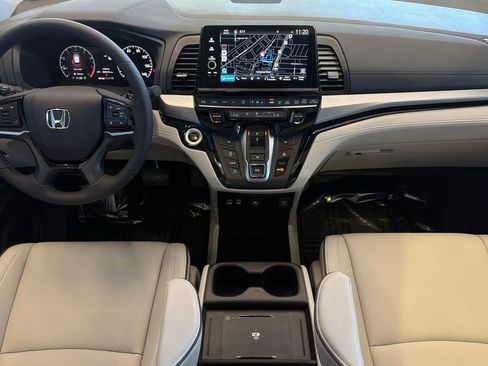 New 2026 Honda Odyssey Touring image 14
