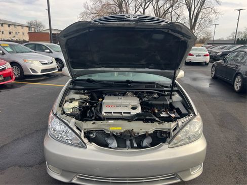 Used 2006 Toyota Camry XLE image 10