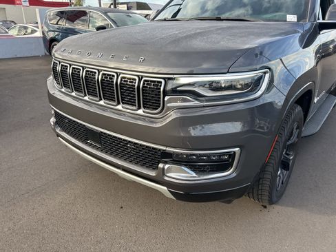 Used 2022 Jeep Wagoneer Series II image 12