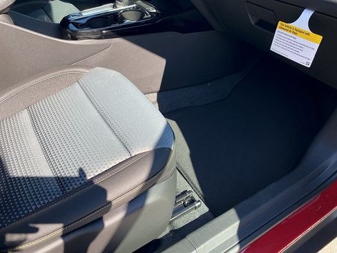 New 2026 Chevrolet Trax LT w/ Sunroof Package FWD image 23
