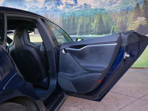 Used 2014 Tesla Model S 85 image 12