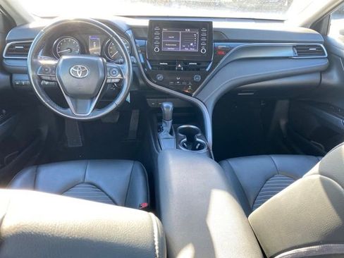 Used 2023 Toyota Camry SE image 6