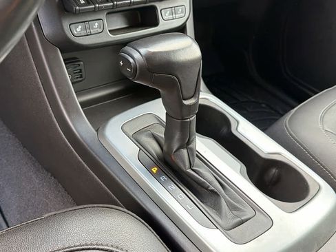 Used 2019 Chevrolet Colorado ZR2 image 12