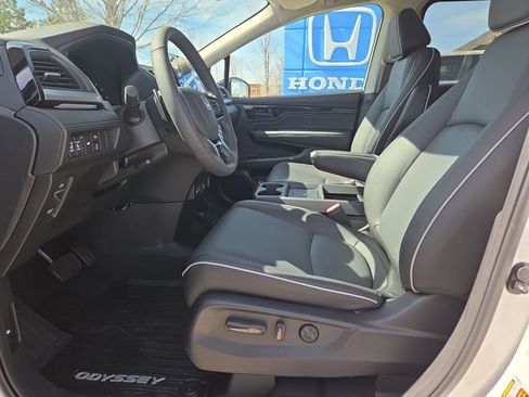 New 2026 Honda Odyssey Touring image 10