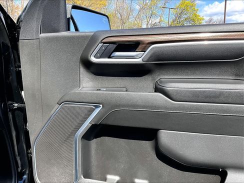 Used 2025 Chevrolet Silverado 1500 LT AWD/4WD image 11